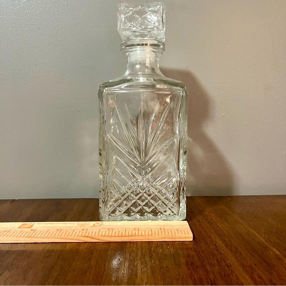 Beautiful Vintage WHISKEY/Tequi
Decanter 1960 Cut Glass With a fan design. Italy - Picture 5 of 11